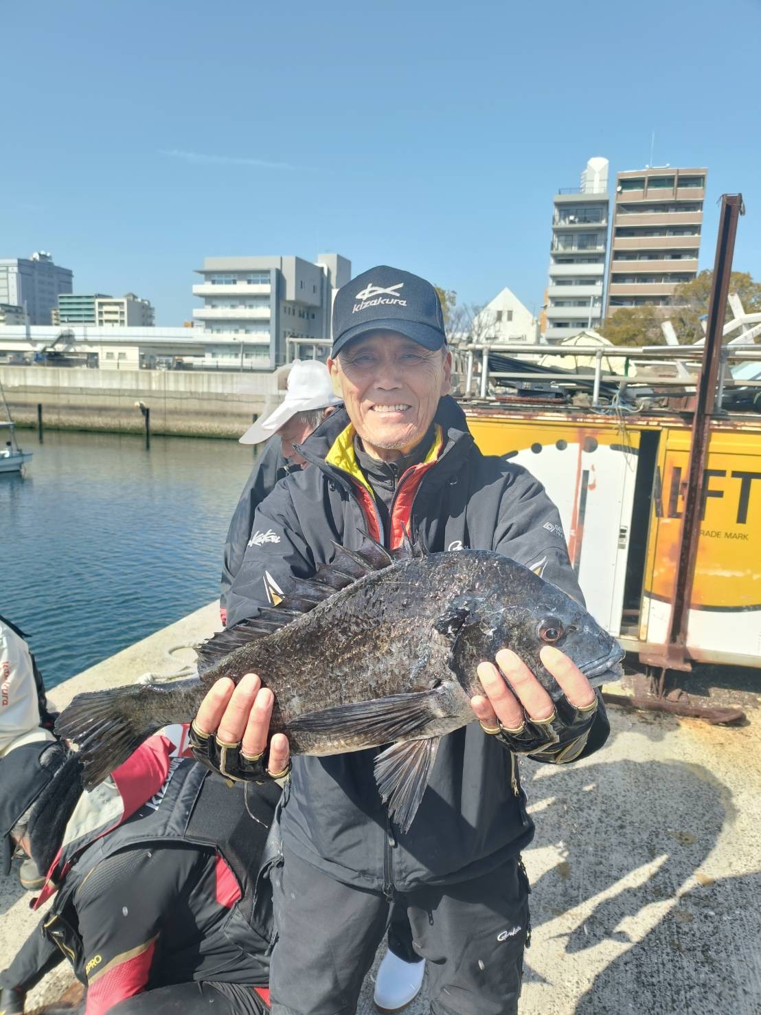 釣果報告！！チヌ５０ｃｍ釣れてます！！